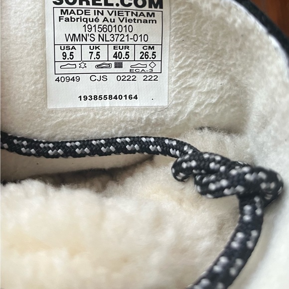 Sorel Emelie Black and White Cozy Boots - Picture 8 of 12